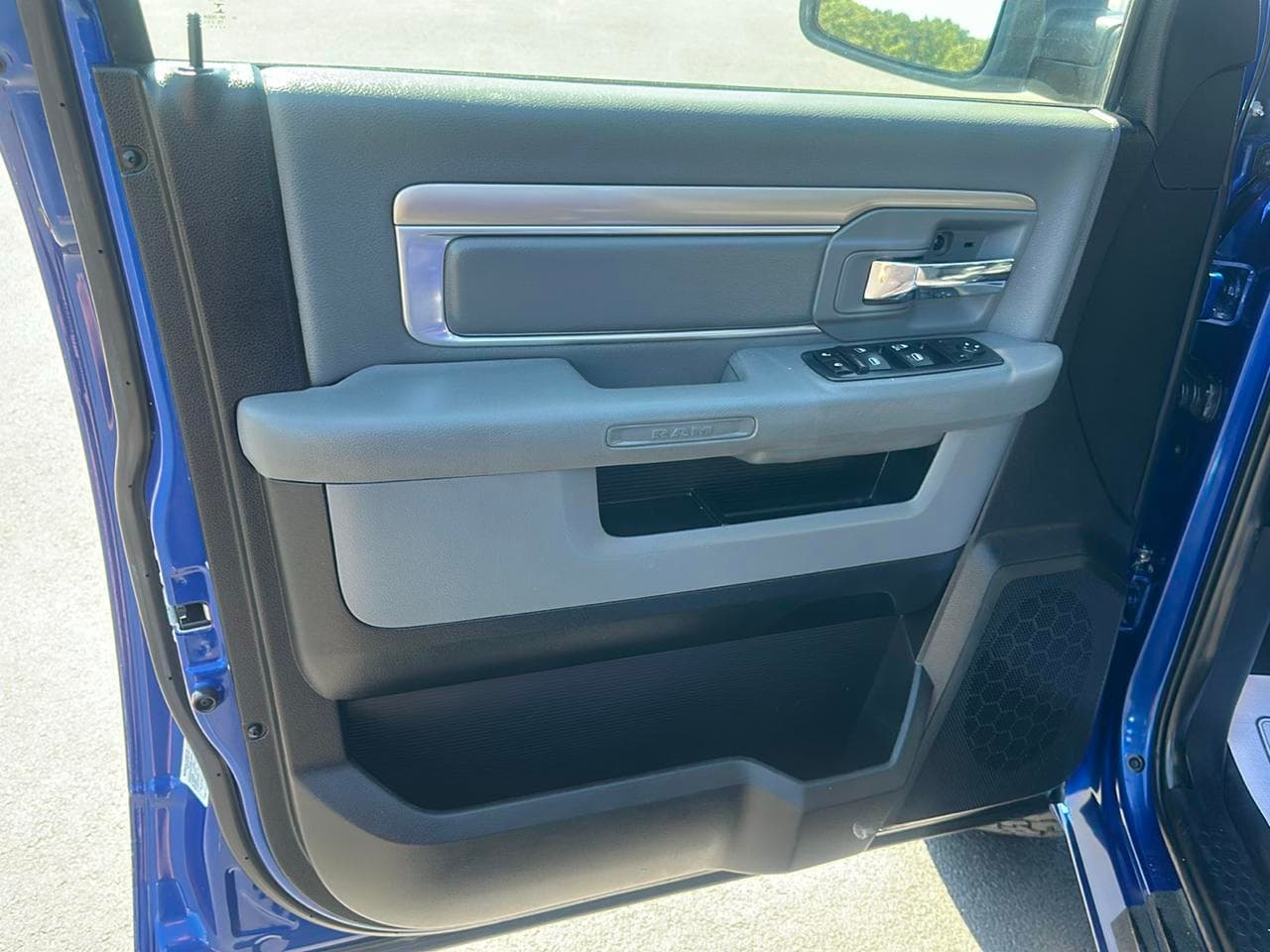 2016 Ram 1500 Crew Cab Outdoorsman, photo 13